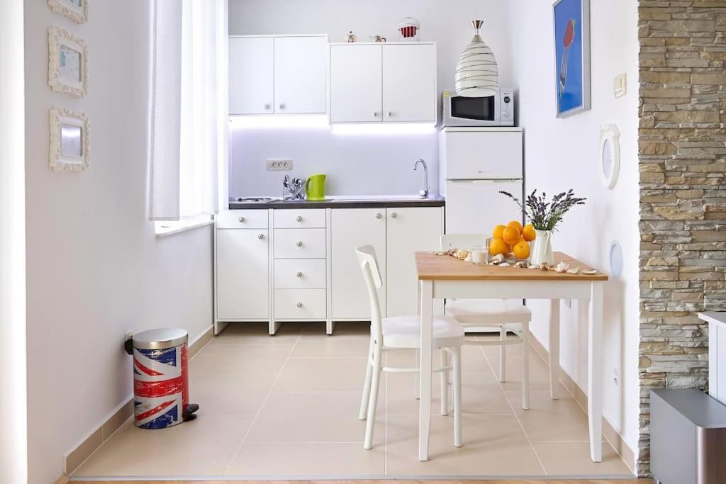 Studio Apartment One Sun 洛夫兰 外观 照片
