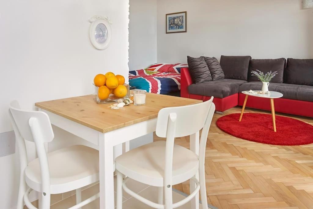 Studio Apartment One Sun 洛夫兰 外观 照片